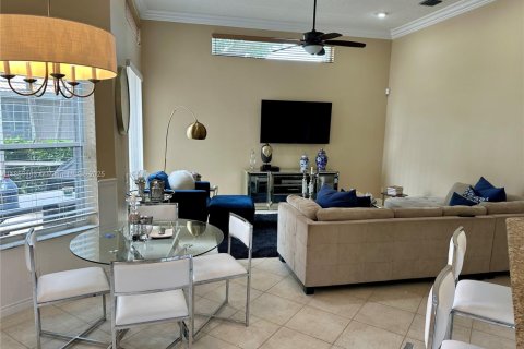House in Boynton Beach, Florida 3 bedrooms, 219.25 sq.m. № 1871303 - photo 13