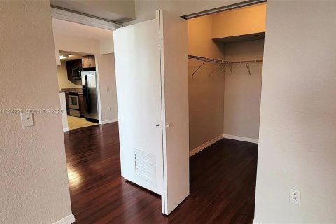 Copropriété à vendre à Miami, Floride: 2 chambres, 91.42 m2 № 2064607 - photo 12