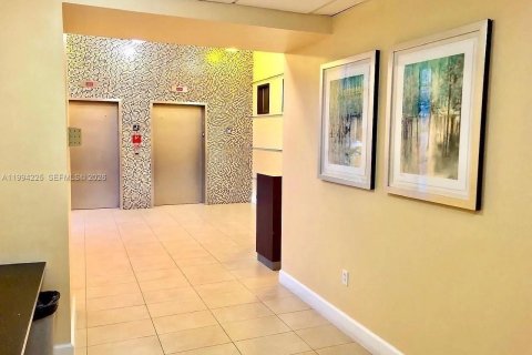 Copropriété à vendre à Miami, Floride: 2 chambres, 91.42 m2 № 2064607 - photo 20