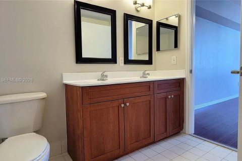 Copropriété à vendre à Miami, Floride: 2 chambres, 91.42 m2 № 2064607 - photo 13