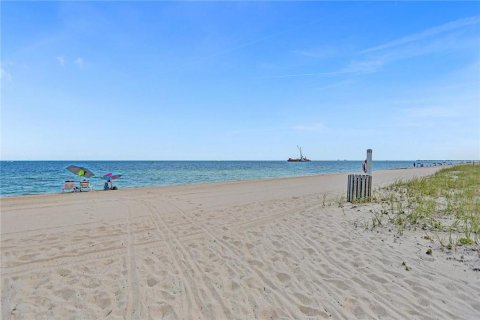 Condominio en venta en Lauderdale-by-the-Sea, Florida, 2 dormitorios, 123.56 m2 № 1177123 - foto 1