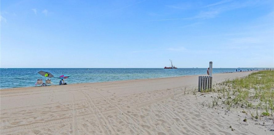 Condominio en Lauderdale-by-the-Sea, Florida, 2 dormitorios  № 1177123