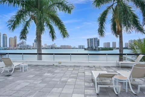Copropriété à vendre à Aventura, Floride: 1 chambre, 97.55 m2 № 1987839 - photo 20