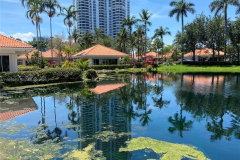 Condominio en venta en Aventura, Florida, 1 dormitorio, 97.55 m2 № 1987839 - foto 2