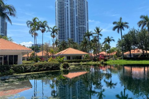 Condominio en venta en Aventura, Florida, 1 dormitorio, 97.55 m2 № 1987839 - foto 1