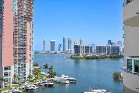 Condo in Aventura, Florida, 3 bedrooms  № 1871598 - photo 1