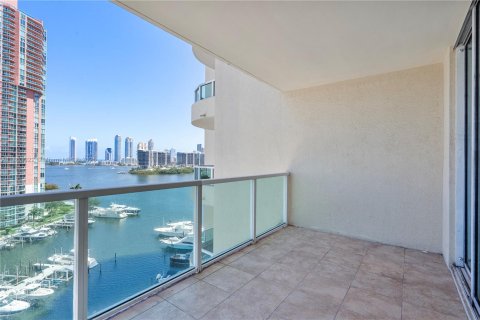 Condo in Aventura, Florida, 3 bedrooms  № 1871598 - photo 9