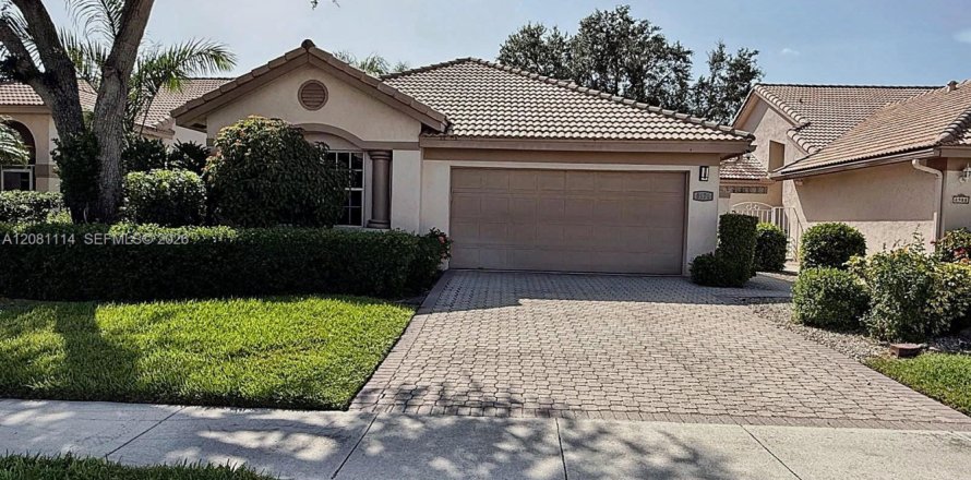 Villa ou maison à Boynton Beach, Floride 3 chambres, 166.02 m2 № 2340502