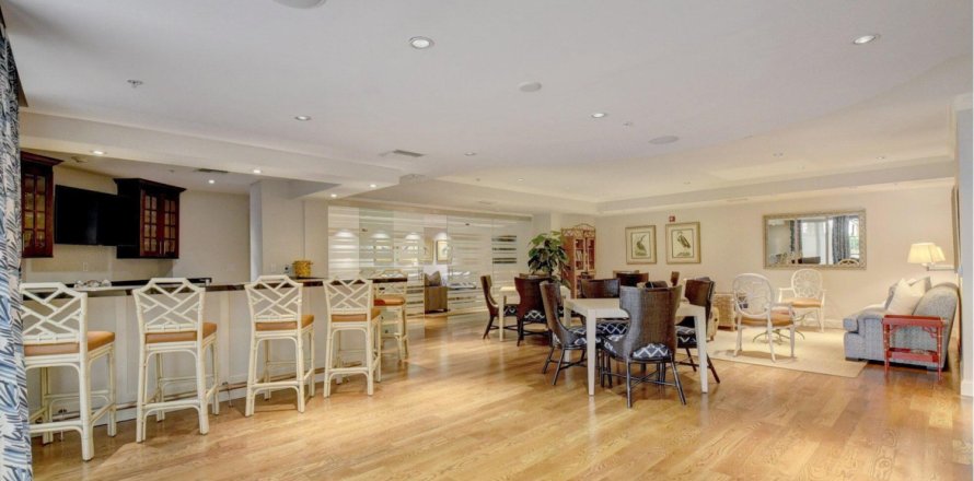 Condominio en West Palm Beach, Florida, 2 dormitorios № 1168564
