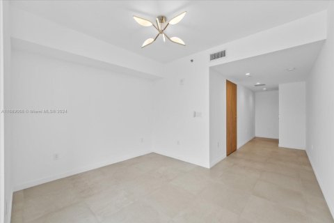 Купить кондоминиум в Бей-Харбор-Айлендс, Флорида 3 спальни, 287.72м2, № 1710382 - фото 25