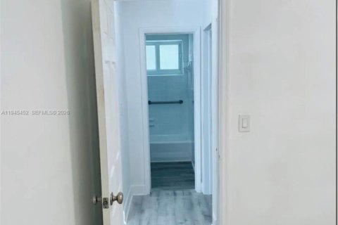 Casa en alquiler en West Park, Florida, 2 dormitorios, 134.89 m2 № 2003185 - foto 12