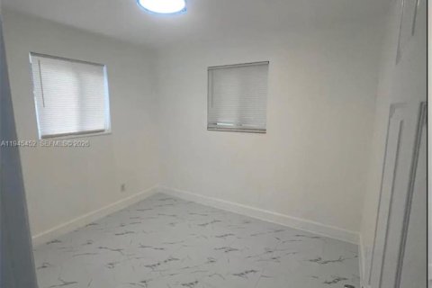 Casa en alquiler en West Park, Florida, 2 dormitorios, 134.89 m2 № 2003185 - foto 9