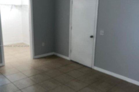 Снять в аренду кондоминиум в Тамарак, Флорида 2 спальни, 87.24м2, № 2066444 - фото 8