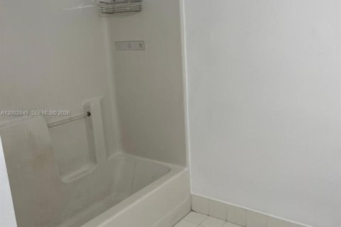 Снять в аренду кондоминиум в Тамарак, Флорида 2 спальни, 87.24м2, № 2066444 - фото 21