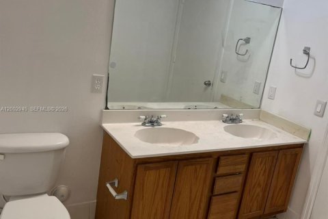 Снять в аренду кондоминиум в Тамарак, Флорида 2 спальни, 87.24м2, № 2066444 - фото 22