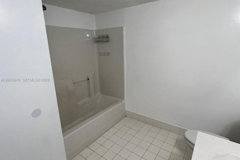 Снять в аренду кондоминиум в Тамарак, Флорида 2 спальни, 87.24м2, № 2066444 - фото 20