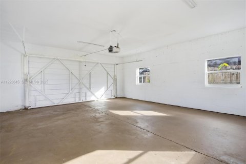 House in Miami Springs, Florida 3 bedrooms, 87.51 sq.m. № 1977468 - photo 30