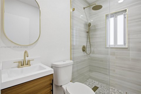 House in Miami Springs, Florida 3 bedrooms, 87.51 sq.m. № 1977468 - photo 22