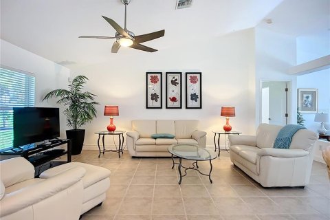 House in Rotonda, Florida 3 bedrooms, 186.36 sq.m. № 2233238 - photo 22