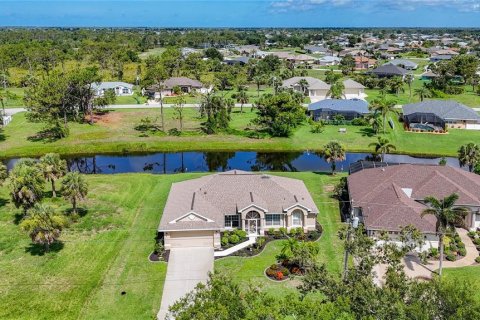 House in Rotonda, Florida 3 bedrooms, 186.36 sq.m. № 2233238 - photo 7