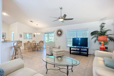 House in Rotonda, Florida 3 bedrooms, 186.36 sq.m. № 2233238 - photo 19
