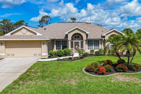 House in Rotonda, Florida 3 bedrooms, 186.36 sq.m. № 2233238 - photo 2