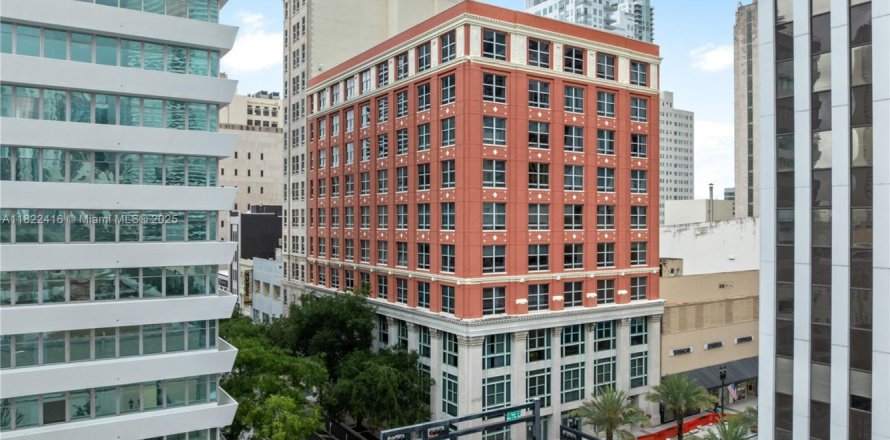 Condominio en Miami, Florida, 1 dormitorio № 1785803
