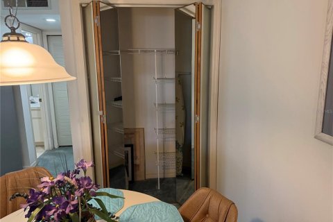 Condo in Crystal River, Florida, 4 rooms  № 1908945 - photo 8