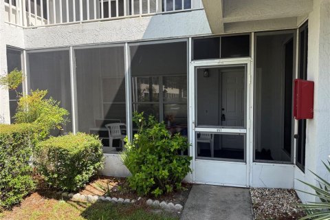 Condo in Crystal River, Florida, 4 rooms  № 1908945 - photo 1