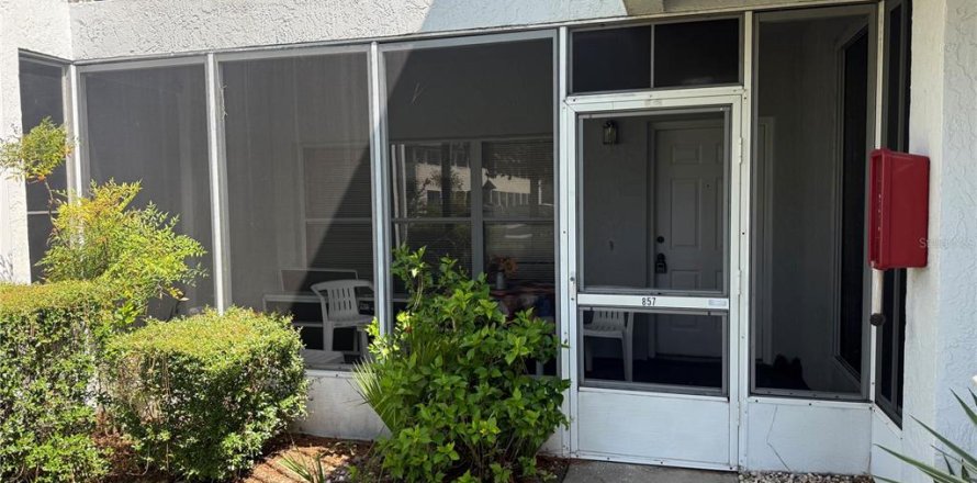 Condo in Crystal River, Florida, 4 rooms № 1908945