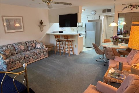 Condo in Crystal River, Florida, 4 rooms  № 1908945 - photo 4