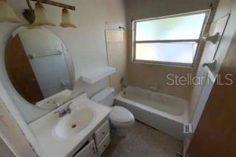 House in Orlando, Florida 4 bedrooms, 126.44 sq.m. № 1581250 - photo 8