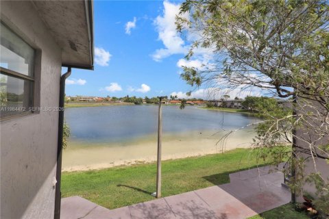 Condominio en venta en Miami, Florida, 2 dormitorios, 79.52 m2 № 2048013 - foto 2