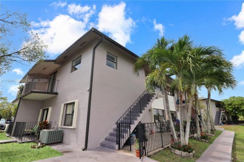 Condominio en Miami, Florida, 2 dormitorios  № 2048013