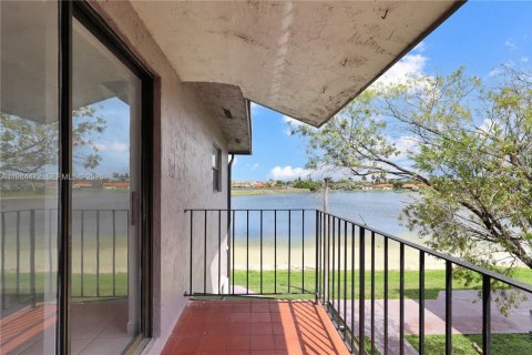 Condominio en venta en Miami, Florida, 2 dormitorios, 79.52 m2 № 2048013 - foto 17