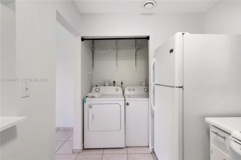Condominio en venta en Miami, Florida, 2 dormitorios, 79.52 m2 № 2048013 - foto 8