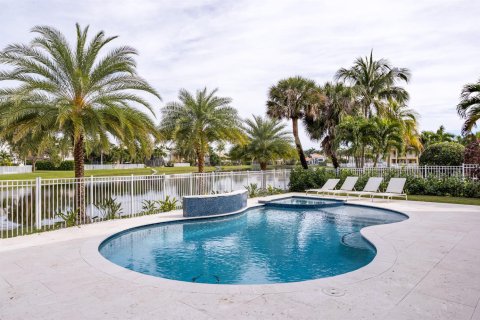 House in Wellington, Florida 5 bedrooms, 330.45 sq.m. № 2271827