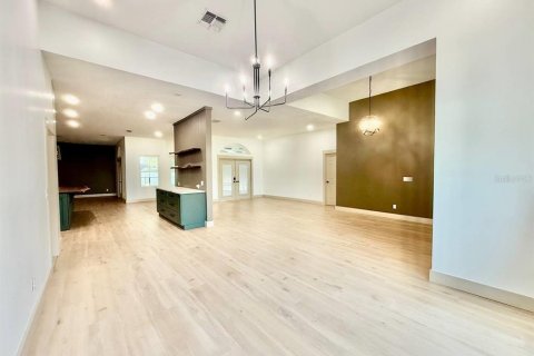 House in Wesley Chapel, Florida 4 bedrooms, 295.52 sq.m. № 1885661 - photo 5