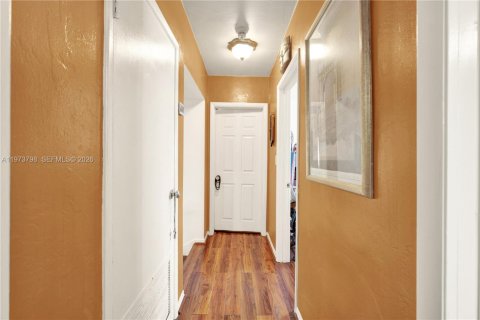 Купить виллу или дом в Норт-Майами, Флорида 3 спальни, 186.45м2, № 2035974 - фото 17