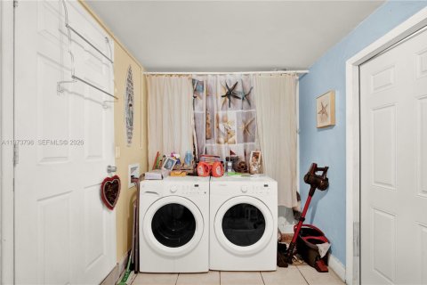 Купить виллу или дом в Норт-Майами, Флорида 3 спальни, 186.45м2, № 2035974 - фото 23