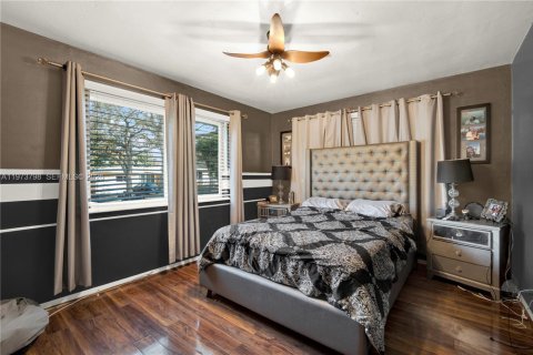 Купить виллу или дом в Норт-Майами, Флорида 3 спальни, 186.45м2, № 2035974 - фото 18