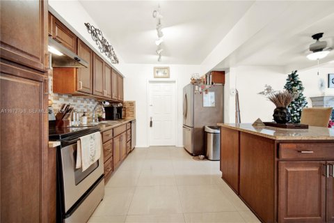 Купить виллу или дом в Норт-Майами, Флорида 3 спальни, 186.45м2, № 2035974 - фото 7