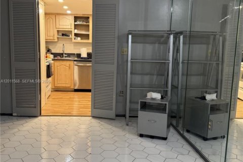 Condominio en venta en Lauderhill, Florida, 2 dormitorios, 90.3 m2 № 2075278 - foto 8