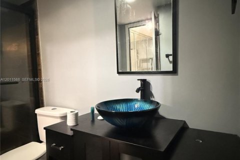 Condominio en venta en Lauderhill, Florida, 2 dormitorios, 90.3 m2 № 2075278 - foto 7