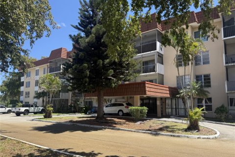 Condominio en Lauderhill, Florida, 2 dormitorios  № 2075278