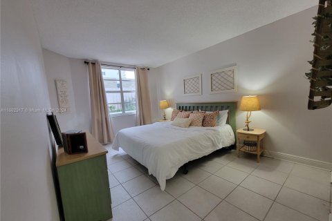 Copropriété à vendre à Hallandale Beach, Floride: 1 chambre, 80.82 m2 № 1979595 - photo 14