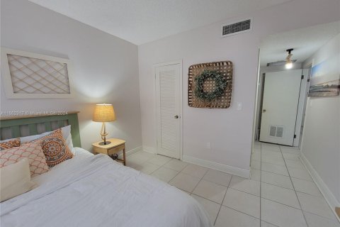 Copropriété à vendre à Hallandale Beach, Floride: 1 chambre, 80.82 m2 № 1979595 - photo 15