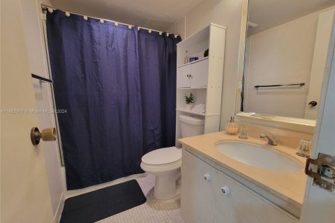 Copropriété à vendre à Hallandale Beach, Floride: 1 chambre, 80.82 m2 № 1979595 - photo 17