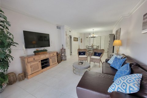 Copropriété à vendre à Hallandale Beach, Floride: 1 chambre, 80.82 m2 № 1979595 - photo 5