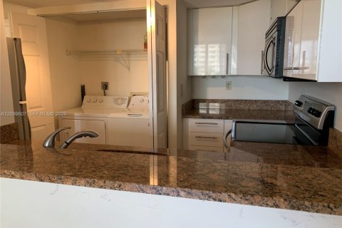 Copropriété à louer à Miami, Floride: 1 chambre, 65.03 m2 № 2397120 - photo 9